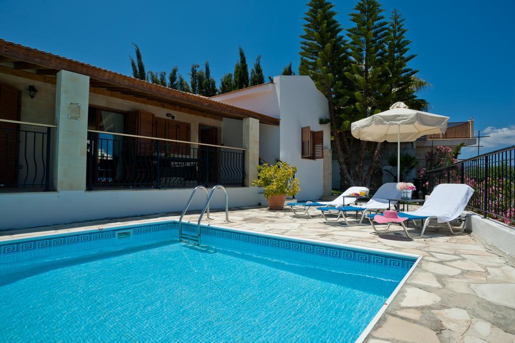 Amalia Villa Polis Exterior photo