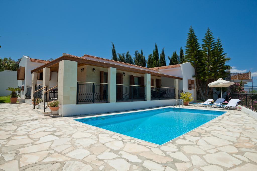 Amalia Villa Polis Exterior photo