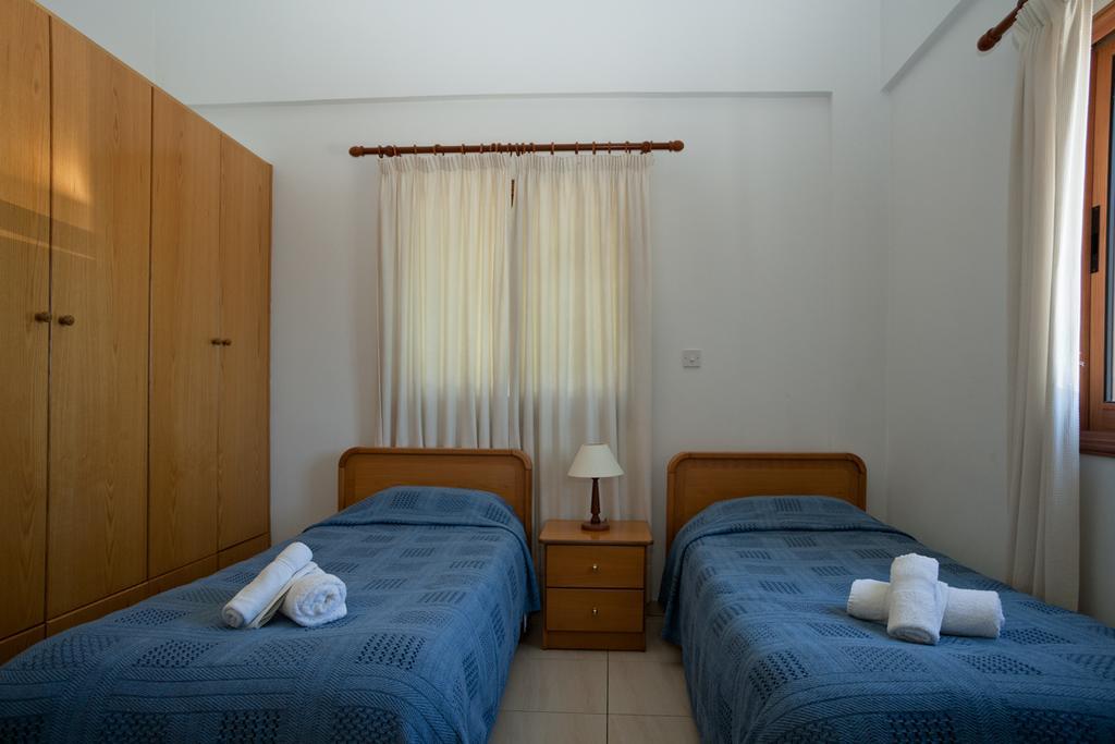 Amalia Villa Polis Exterior photo