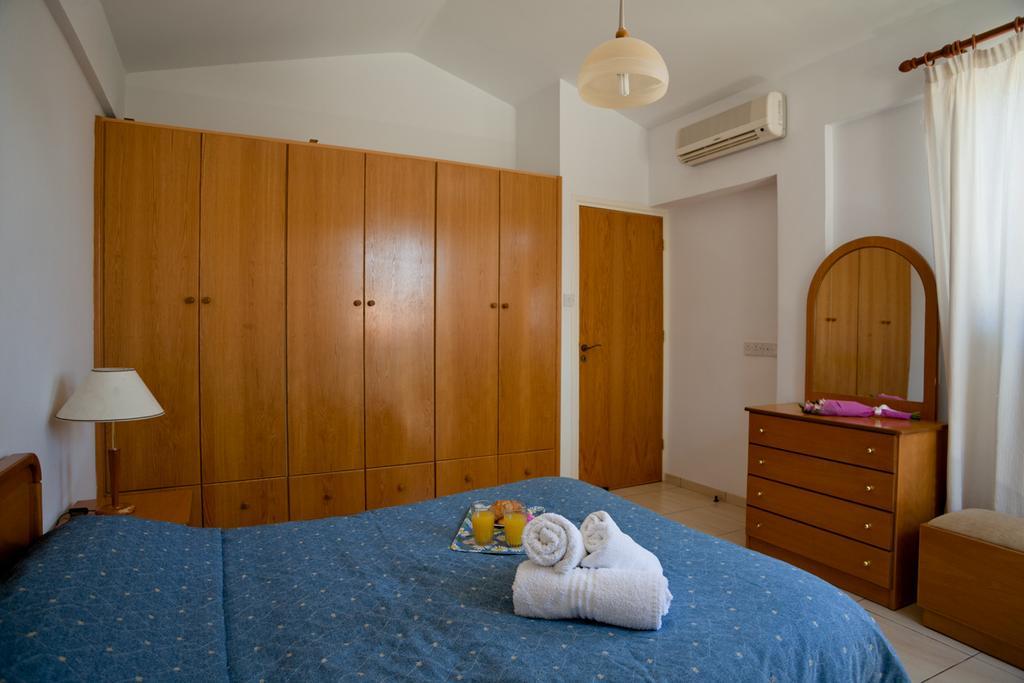 Amalia Villa Polis Exterior photo