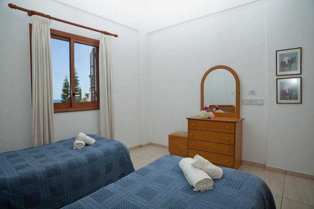Amalia Villa Polis Exterior photo